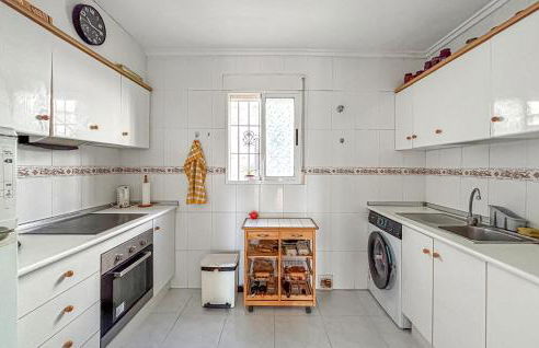 2 Bedroom Stunning Home In Torrevieja - Foto 5