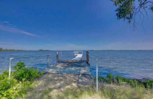 Lakefront Winneconne Home with Private Dock! - Foto 20