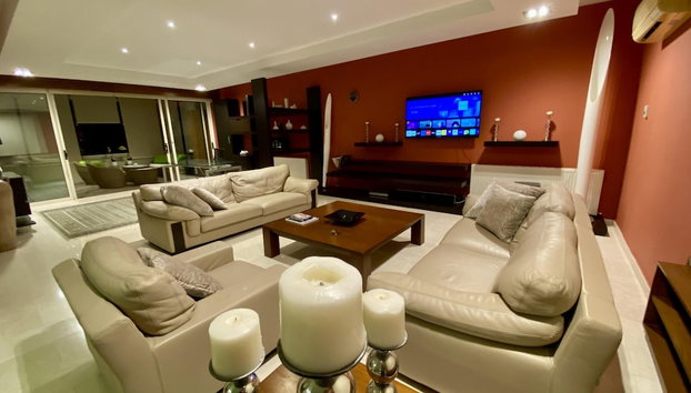 Hallmark Beach Apt by TrulyCyprus - Foto 5, Habitación