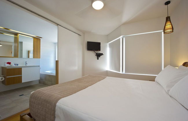 Maggies Beachfront Apt. 10 - Photo 13