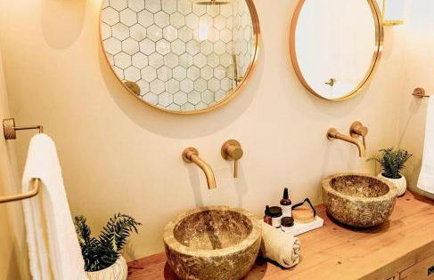 Luxury Barn with Hot Tub, Spa Treatments, Private Dining - Photo 9