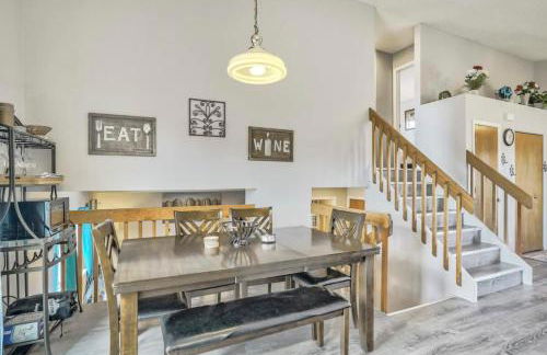 Witches Hollow Pet-Friendly Retreat Near Airport - Foto 21