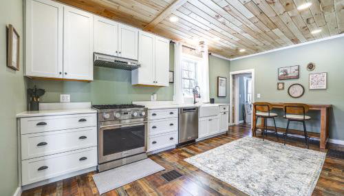 15 Mi to Canadian Border Home with Yard! - Foto 2