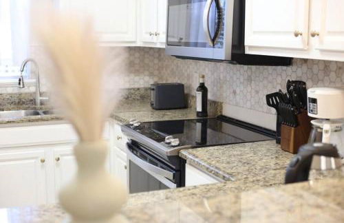 Stylish Sanctuary King Beds Upscale Condo - Foto 17