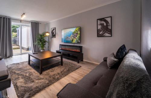 Spacious 3 Bed House, 5mins to HS2/ NEC/Airport. - Foto 1