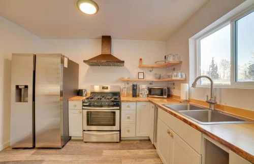 Walk to Kenai River Forested Fishermans Cabin! - Foto 14