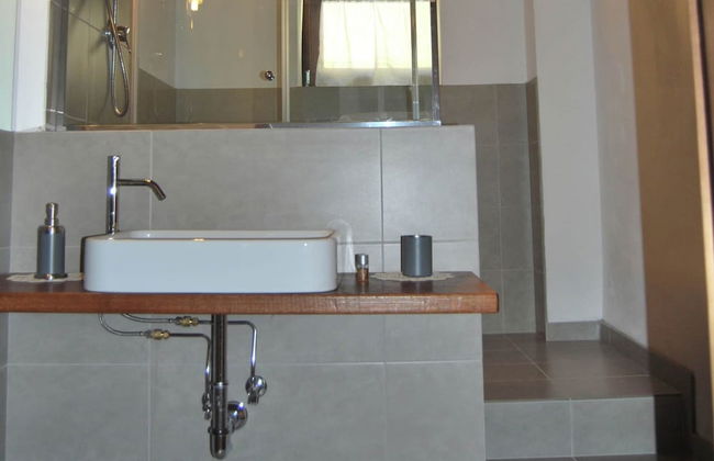 Pretty Farmhouse With Pool - Photo 11