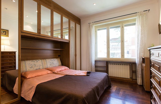 Rental In Rome Ponte Milvio Apartment - Photo 7