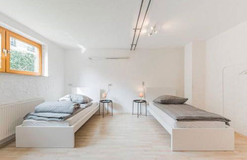 G01 schöne Souterrainwohnung - Self Check-In ideal für Teams und Monteure - Foto 2