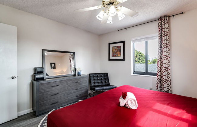 2 Bed2 Bath House with Backyard Jacuzzi - Foto 4