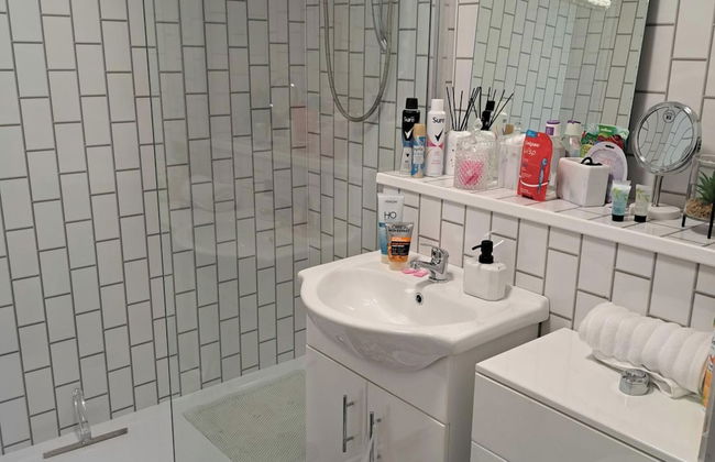 Apartment - Sleeps 4 - Pet Friendly - Parking - Foto 7