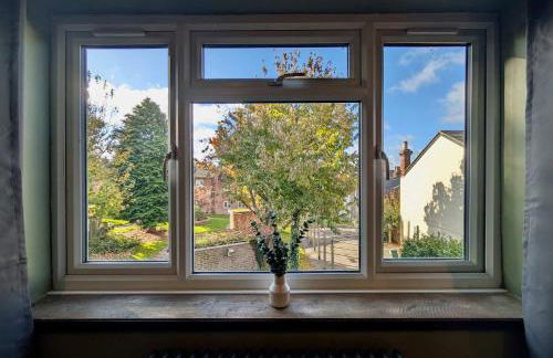 Charming Flat With Free Parking in Prime Location - Foto 4