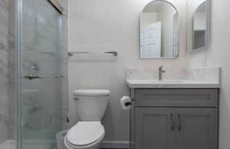 Urban Retreat Fun Relax Self Check-In Hot Tub Foosball Fire Pit Cornhole - Photo 22