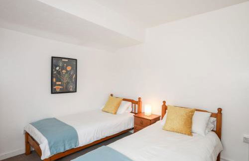 Ceiriad - 9 Ty'n Don - Photo 10