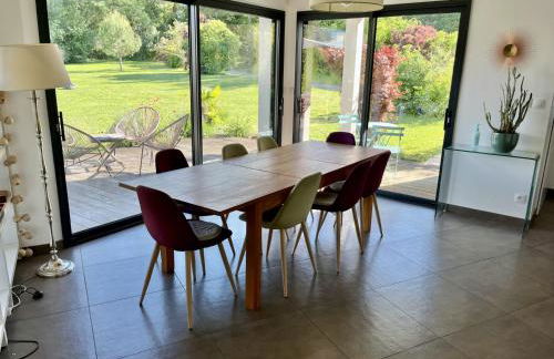 Villa contemporaine avec piscine sur 4000 m2 à Rodez 9 personnes - Photo 12