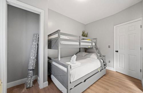 Spacious Luxe Stay Sleeps 16 20 Min to NYC - Foto 21