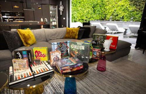 NEW Modern Oasis off Melrose - Rooftop - Pool - Photo 38