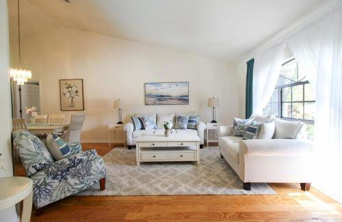 Elegant 3BR 2BA Private Pool Home - Foto 15