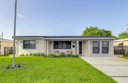 3 Mi to Hard Rock Stadium Retreat with Private Yard - Photo 2