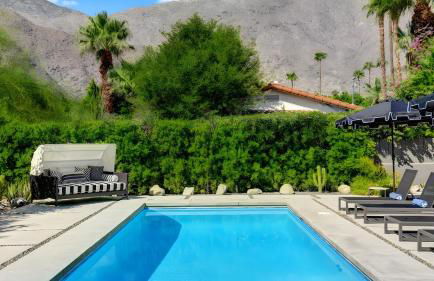 Modern Oasis w/ Pool, Patio Lounge, & Mountain Views Palo Verde by Avantstay - Foto 34