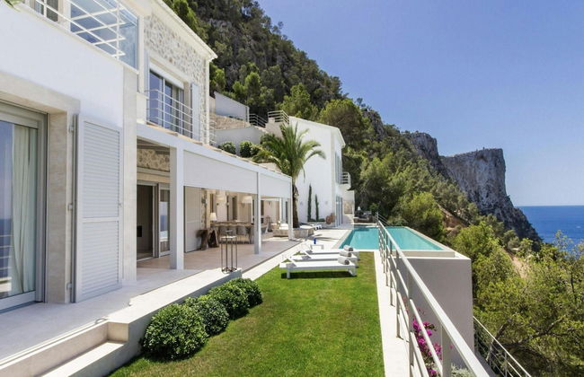 Villa in Tranquil Hillside Location - Foto 28