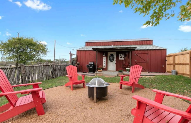 Gorgeous Barn Cabin 10min From Main St! - Foto 27