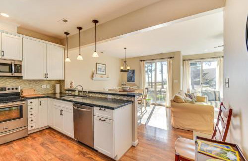 Walk to Beach: Home w/ Pool Access in White Stone - Photo 9