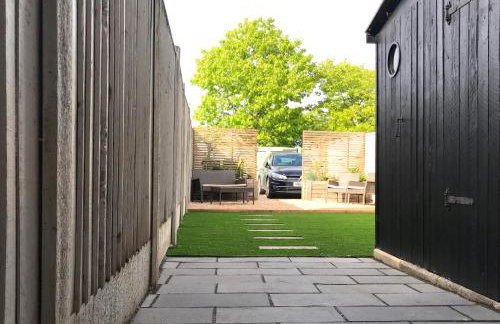 Emerson House, dog friendly with log burner close to waters edge and harbour - Photo 31