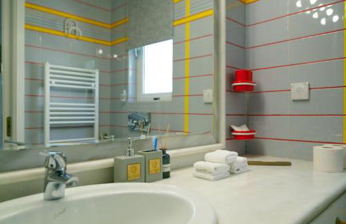 Luxury Villa with Pool, BBQ & Garden in Vouliagmeni - Foto 71