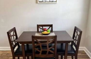 Condo 5 min Uptown I Fast Wi-Fi & Private Patio - Foto 7