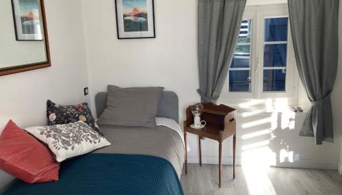 AUX 4 LOGIS - Studio Le Flore - Petit déjeuner offert 1ère nuit - Foto 2