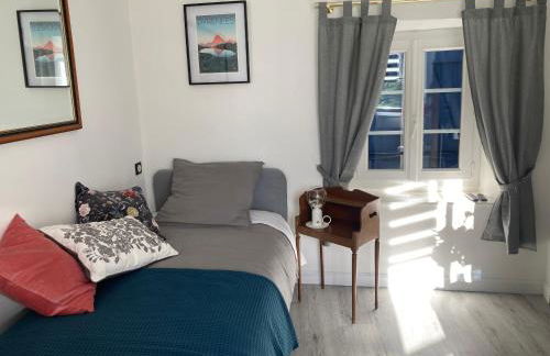 AUX 4 LOGIS - Studio Le Flore - Petit déjeuner offert 1ère nuit - Foto 2