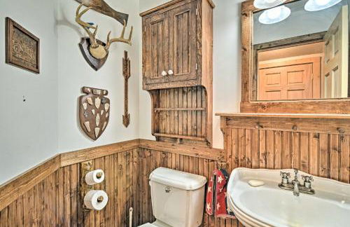 Rustic and Modern Home with Fire Pit on Tower Pond! - Foto 23