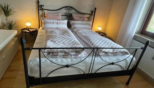 Ferienwohnung Leuchtbergblick mit Terrasse und PKW Stellplatz - Foto 2