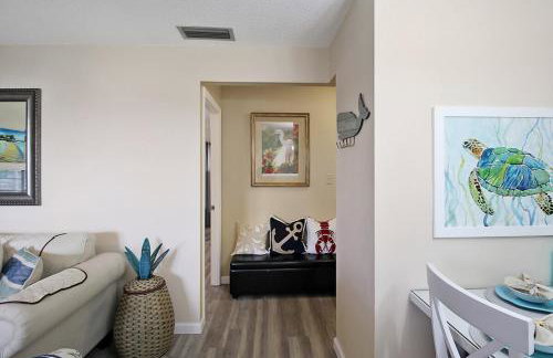2 BR second story condo close to beaches - Foto 12