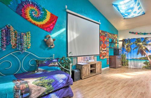 Hot Tub and Theater Room Tropical Springfield Home - Foto 2