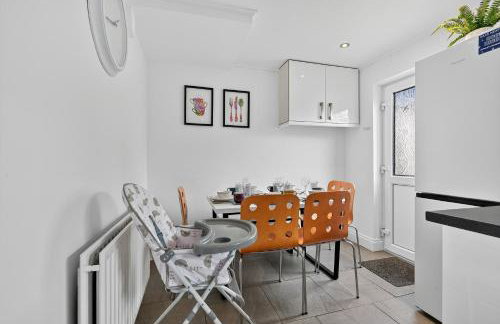 Hillsborough Home from Home, Garden and 2x Parking by StayByNumbers - Foto 19