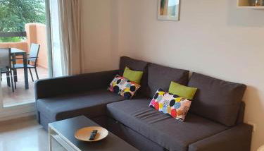 CASARES appart 2 ch dans parc tropical avec vue sur mer, montagne et piscine - Photo 4