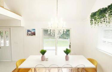 Luxe 10 guest Cottage Ski-Golf-Firepit-Lakes-Hike - Foto 1