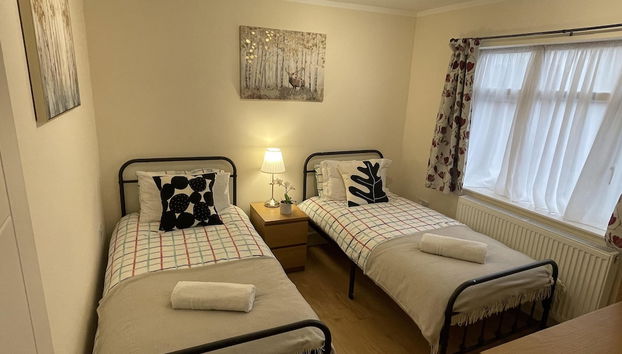 Spacious one Bedroom Apartment With Free Parking - Foto 2, Habitación