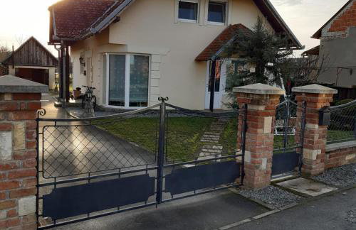 Studio Apartman Lora - Foto 1