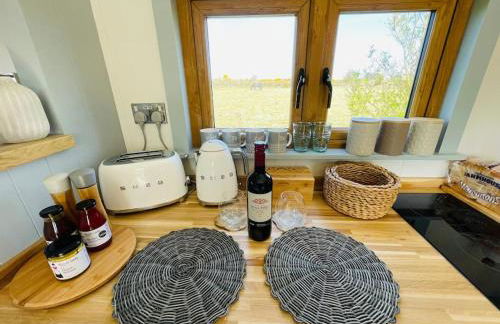 The Hut@Trefechan Wen - Coastal Coziness! - Photo 65