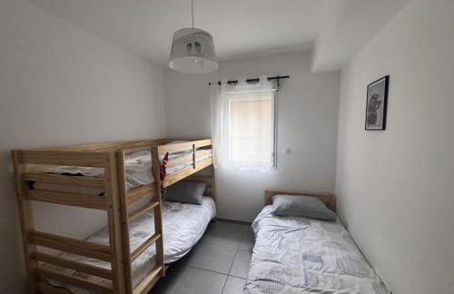 Appartement neuf T3 avec jardin au bord du lac - Foto 12