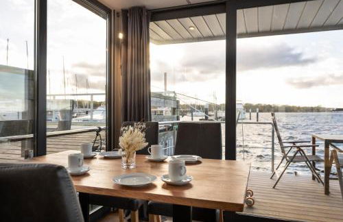 exclusives Hausboot "Oma Ella" - Foto 3