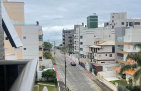 Novíssimo! Charmoso e a 3 minutos a pé da praia - Foto 29