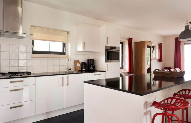 Family House With Wellness - Photo 12