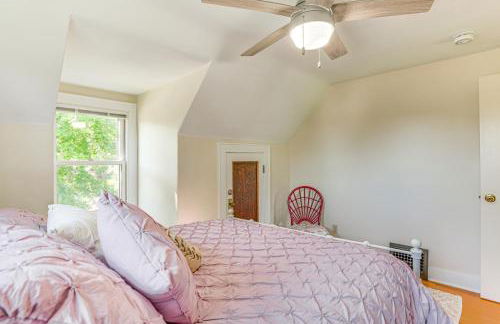 Charming Lake Mills Home Near Rock Lake and Beach - Foto 13