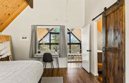 The Crown A-Frame Gated Central AC Lake Access - Foto 24