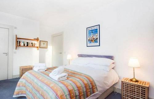 Mercury Holiday Homes -1 Bedroom 7 Westercraigs Apartment - Free Parking - Photo 4