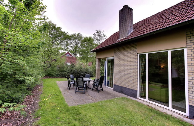 Cozy Holiday Home with Garden near Zwolle - Photo 1